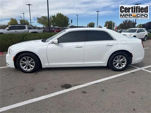 2020 Chrysler 300 Touring