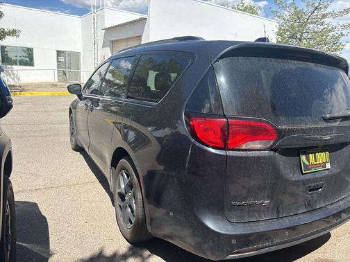 Maximum Steel Metallic Clearcoat 2019 Chrysler Pacifica Touring-L Plus