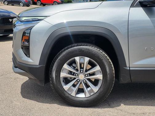 Sterling Gray Metallic 2025 Chevrolet Equinox 1LT
