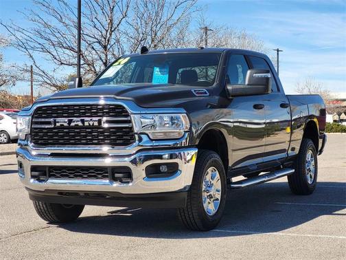 2024 RAM 2500 Big Horn Crew Cab 4x4 6'4' Box