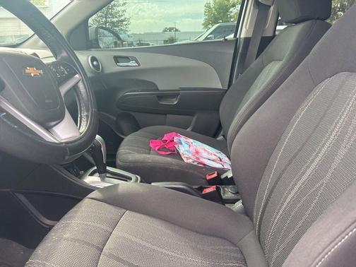 Silver Ice Metallic 2019 Chevrolet Sonic LT