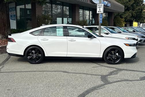 2025 Honda Accord Hybrid 