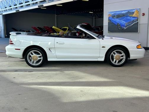 White 1995 Ford Mustang GT