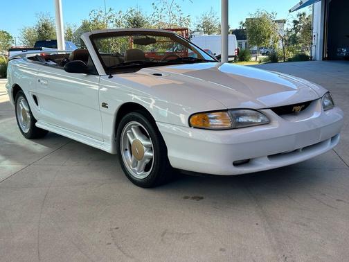 White 1995 Ford Mustang GT
