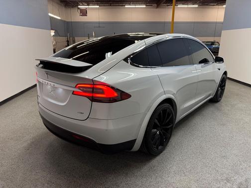 2017 Tesla Model X Base