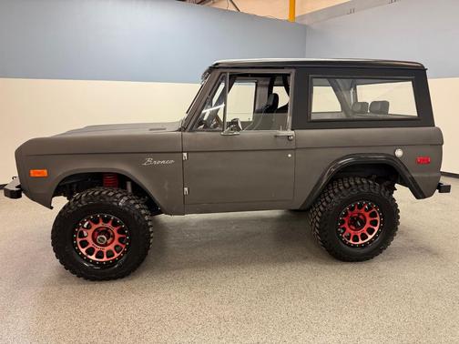 1970 Ford Bronco Wagon