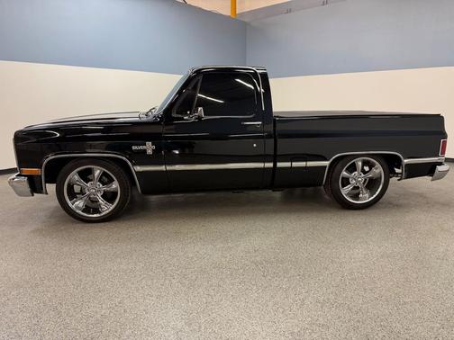 1987 Chevrolet C10/K10 Base