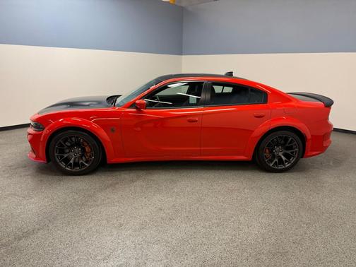 Go Mango 2021 Dodge Charger SRT Hellcat