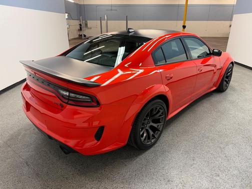 Go Mango 2021 Dodge Charger SRT Hellcat