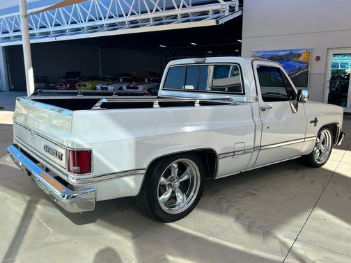 1987 Chevrolet R10 Base