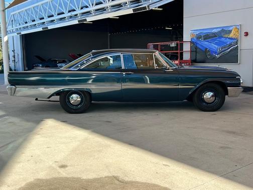 1961 Ford Galaxie Base
