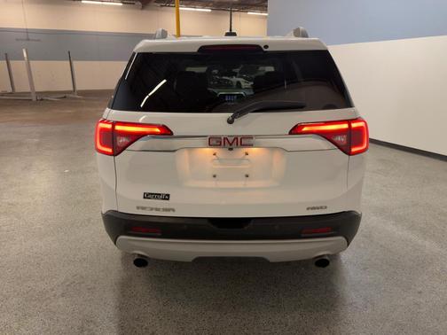 White 2018 GMC Acadia SLE-2