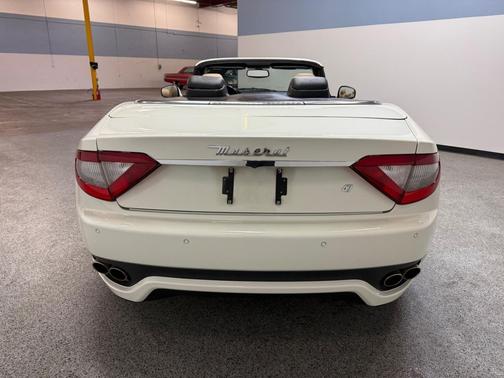 White 2011 Maserati GranTurismo S