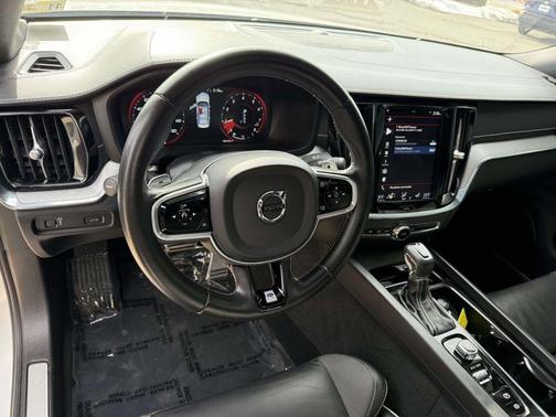 2020 Volvo S60 T6 R-Design