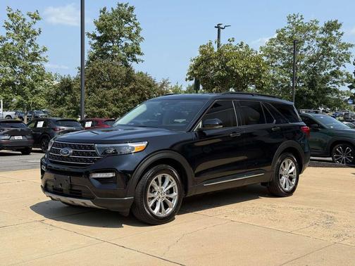Agate Black Metallic 2023 Ford Explorer XLT