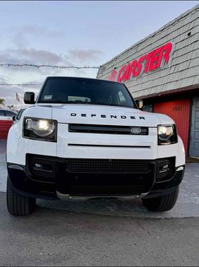 Fuji White 2025 Land Rover Defender 110 P400 X-Dynamic SE