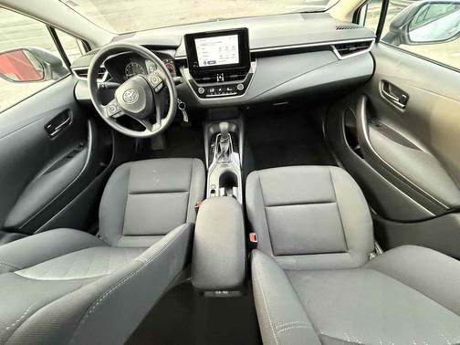 Classic Silver Metallic 2025 Toyota Corolla LE