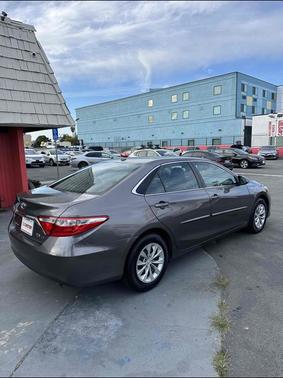 2017 Toyota Camry Hybrid LE
