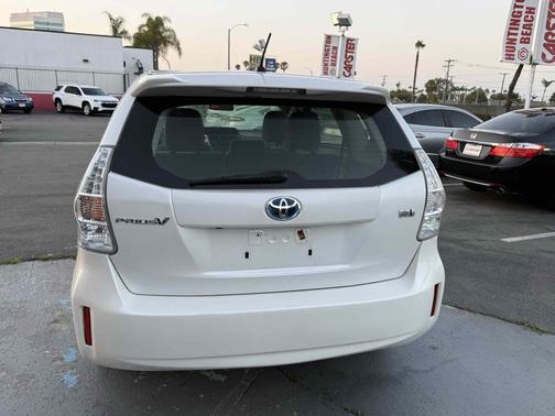 Blizzard Pearl 2014 Toyota Prius v Two
