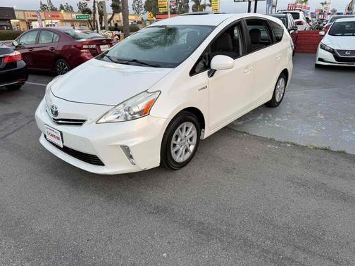 Blizzard Pearl 2014 Toyota Prius v Two