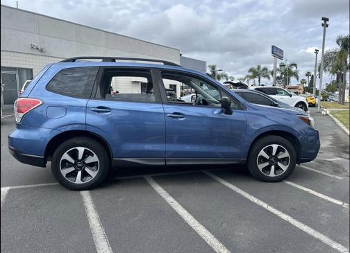 Quartz Blue Pearl 2018 Subaru Forester 2.5i