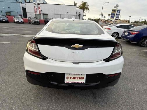 Iridescent Pearl Tricoat 2017 Chevrolet Volt Premier