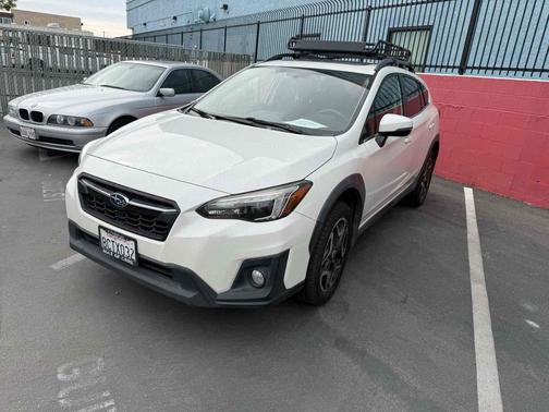 Crystal White Pearl 2018 Subaru Crosstrek 2.0i Limited