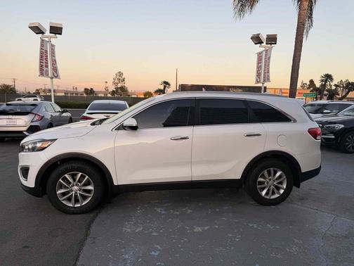 2017 Kia Sorento LX