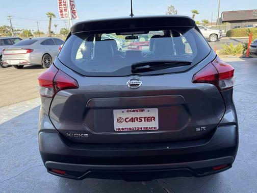 Gun Metallic 2019 Nissan Kicks SR