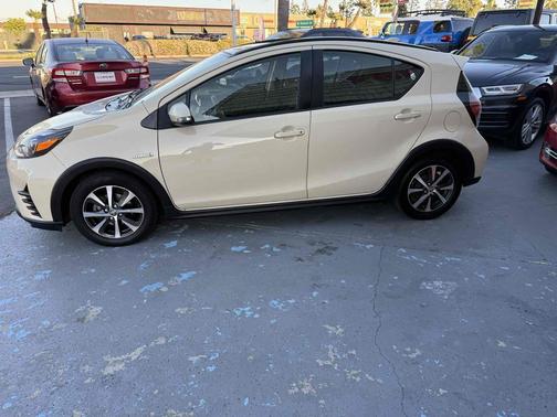 2018 Toyota Prius c Two