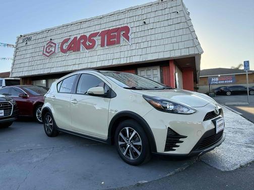 2018 Toyota Prius c Two