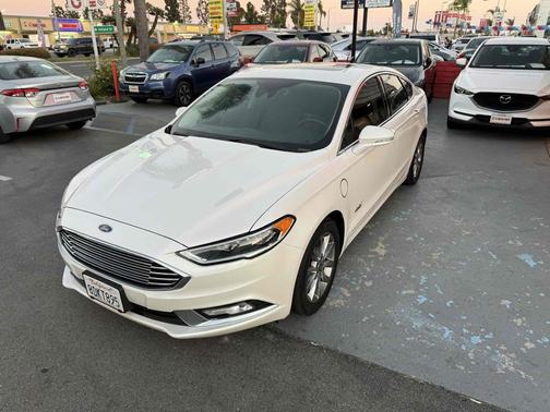 White Platinum Metallic Tri-Coat 2018 Ford Fusion Energi Titanium