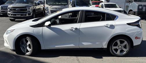 Summit White 2018 Chevrolet Volt LT
