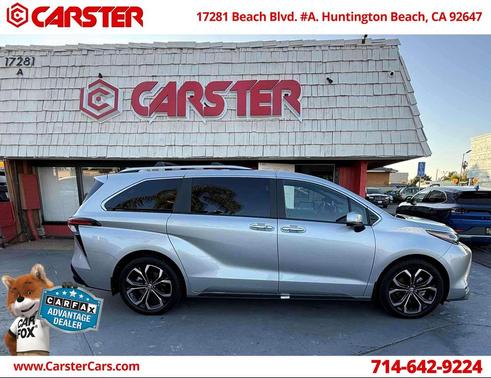 2025 Toyota Sienna Platinum