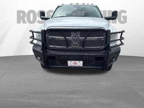 Bright White Clearcoat 2017 RAM 3500 Tradesman Crew Cab 4x4 8' Box