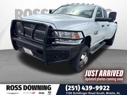 Bright White Clearcoat 2017 RAM 3500 Tradesman Crew Cab 4x4 8' Box