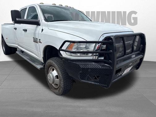 Bright White Clearcoat 2017 RAM 3500 Tradesman Crew Cab 4x4 8' Box