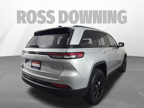 Silver Zynith 2024 Jeep Grand Cherokee Altitude