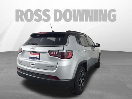 Silver Zynith Metallic Clearcoat 2025 Jeep Compass Limited