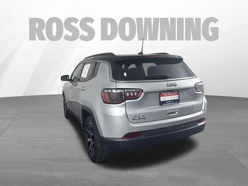 Silver Zynith Metallic Clearcoat 2025 Jeep Compass Limited