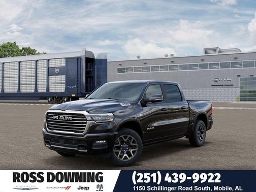 Diamond Black Crystal Pearlcoat 2026 RAM 1500 Laramie