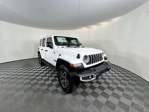 2026 Jeep Wrangler 4-Door Sahara 4x4
