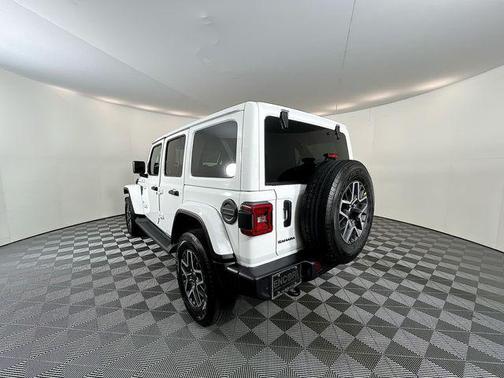 2026 Jeep Wrangler 4-Door Sahara 4x4