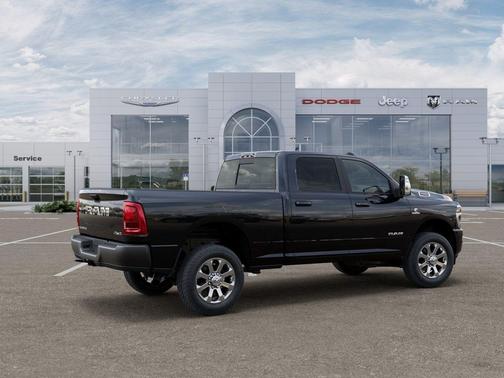 Diamond Black Crystal Pearlcoat 2026 RAM 2500 Laramie Crew Cab 4x4 6'4' Box