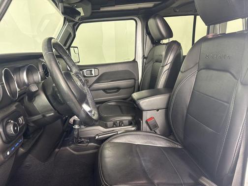 Bright White Clearcoat 2023 Jeep Wrangler 4xe Sahara
