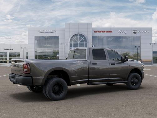 2026 RAM 3500 Tradesman Crew Cab 4x4 8' Box