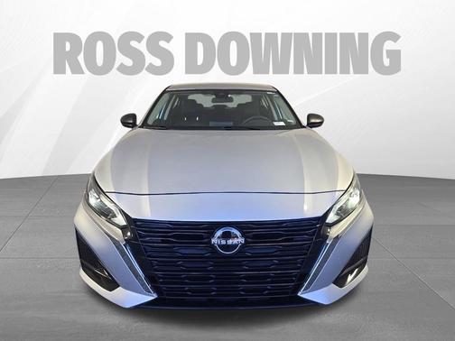 Brilliant Silver Metallic 2024 Nissan Altima 2.5 SV
