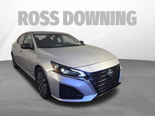 Brilliant Silver Metallic 2024 Nissan Altima 2.5 SV
