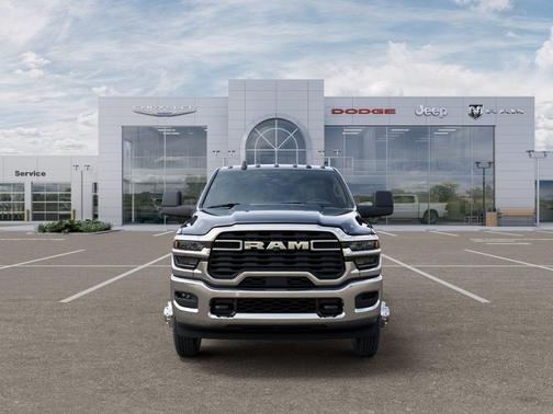 Diamond Black Crystal Pearlcoat 2026 RAM 3500 Tradesman Crew Cab 4x4 8' Box