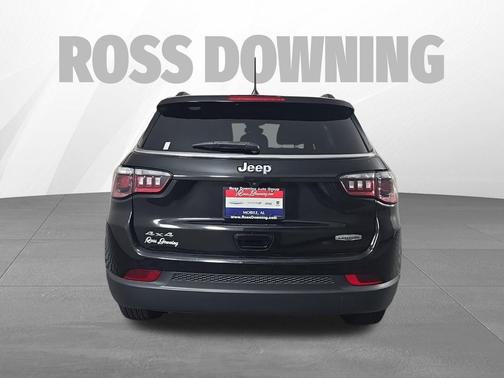 Diamond Black Crystal Pearlcoat 2024 Jeep Compass Latitude